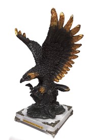 Подарък за рожден ден, юбилей на мъж. Статуетка орел символ на силна воля и безграничен дух