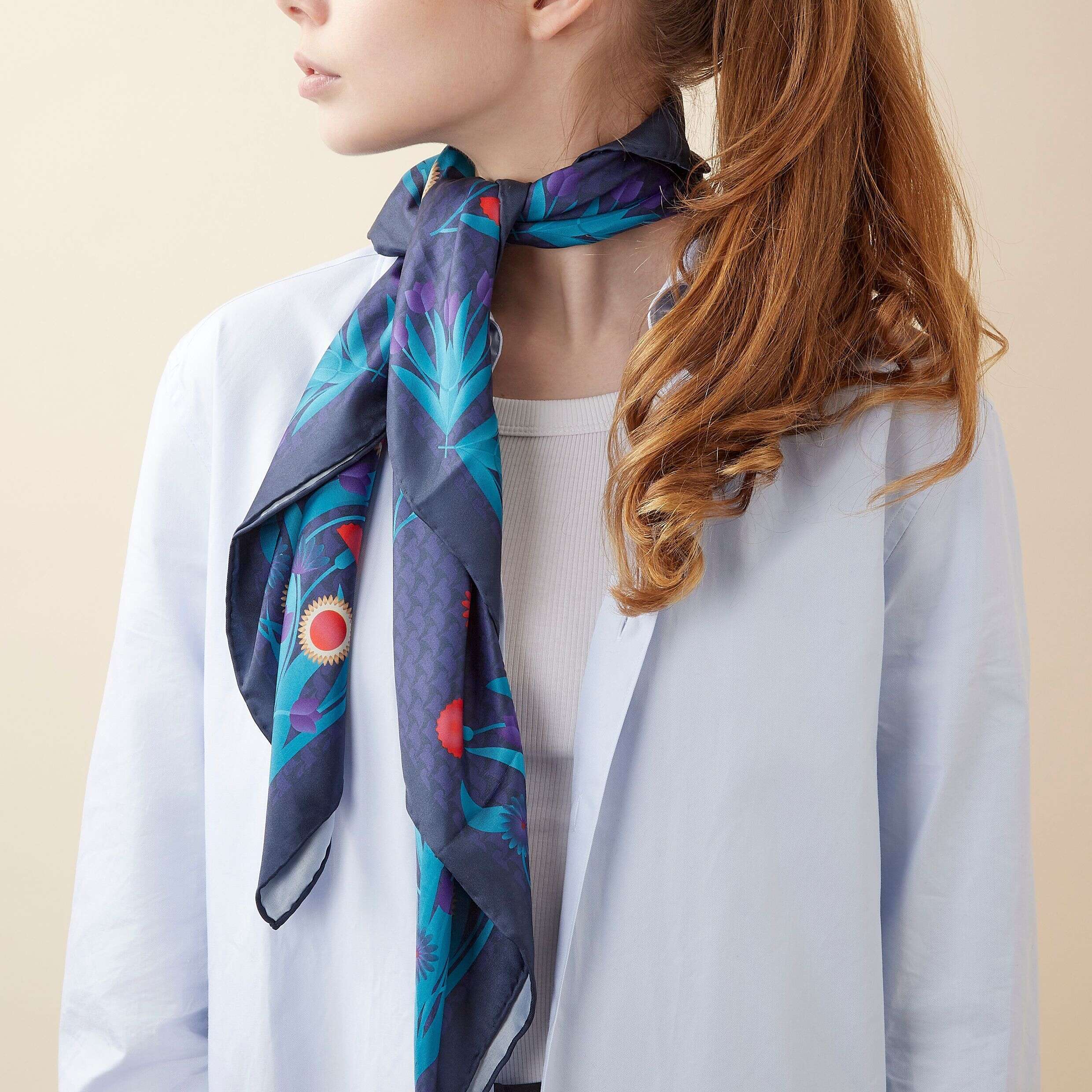 Луксозен дамски шал Cacharel Astrid Navy - пеперуди - Image 2