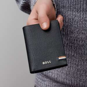 Вертикален кожен визитник Hugo Boss Iconic Black