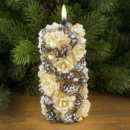 Декоративна свещ бяла роза с шишарки – For Christmas - Image 2